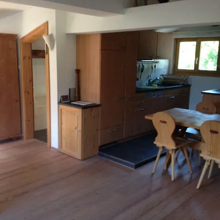 Casa Nolens, Via Sura 4 *